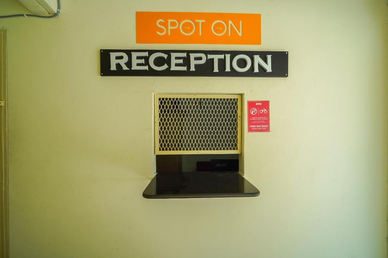 Hotel Spot On 89645 Ong'S Court George Town Exterior foto